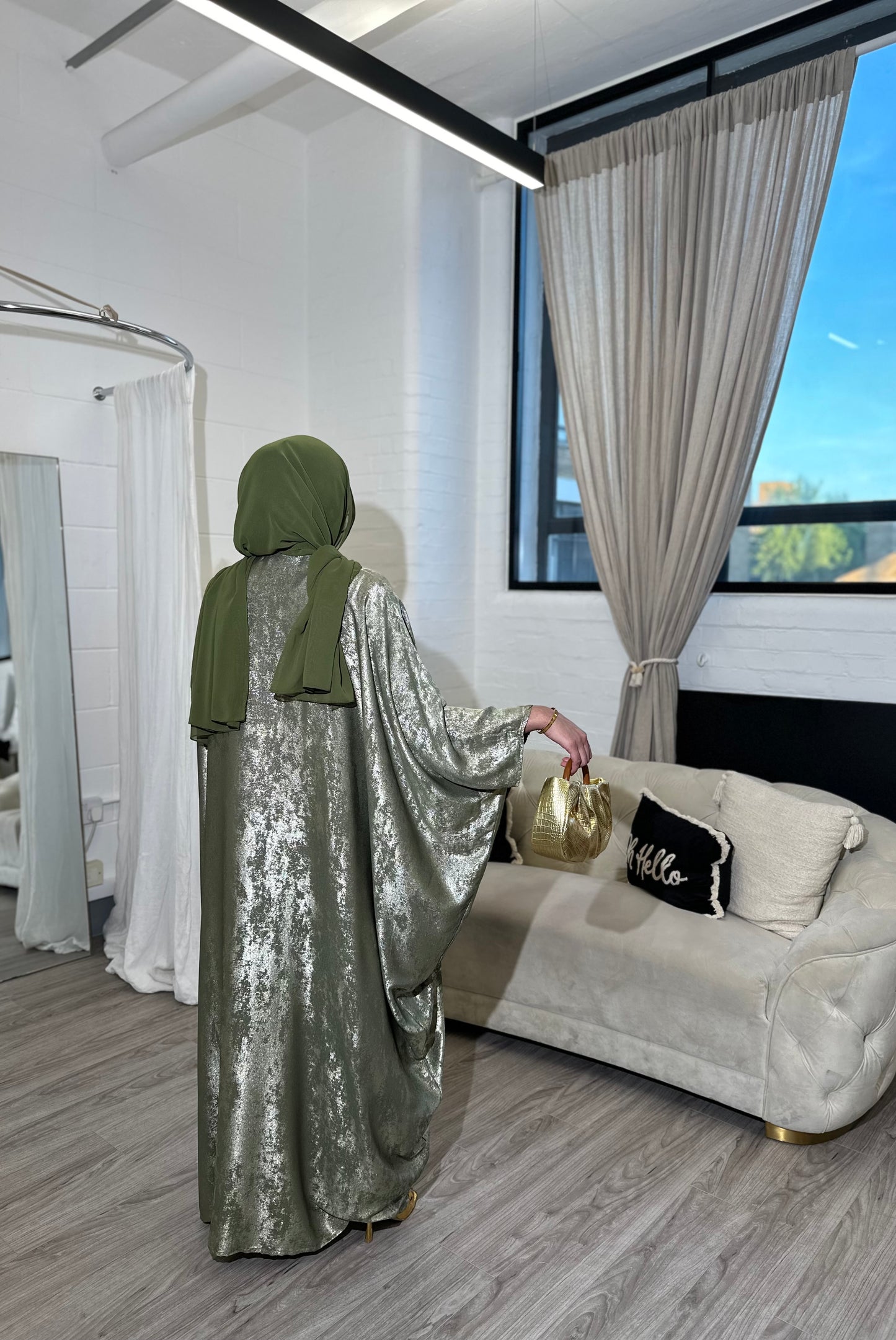 Lila - Butterfly crushed velvet abaya (Olive)