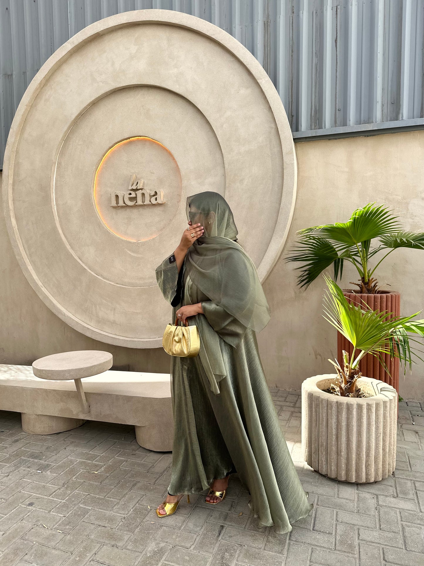 Dalia - Flowy open abaya (Olive)