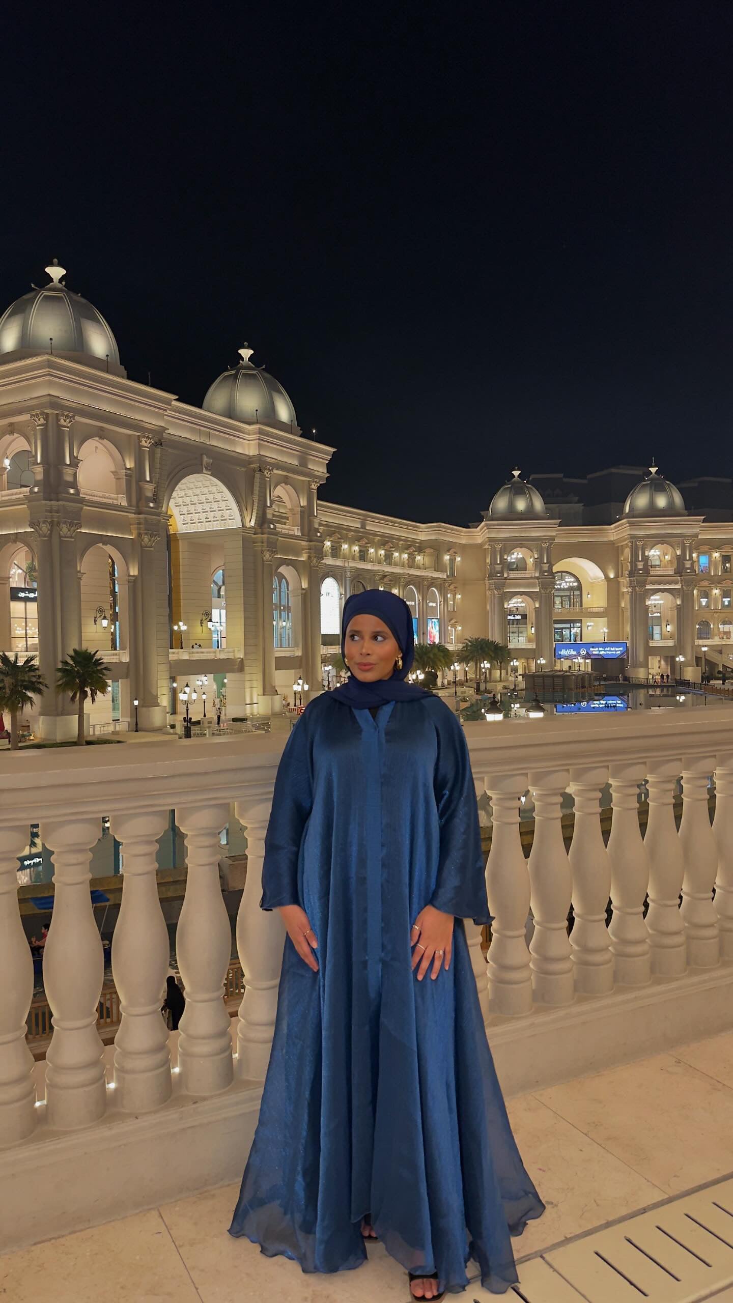 Dalia - Flowy open abaya (Navy)