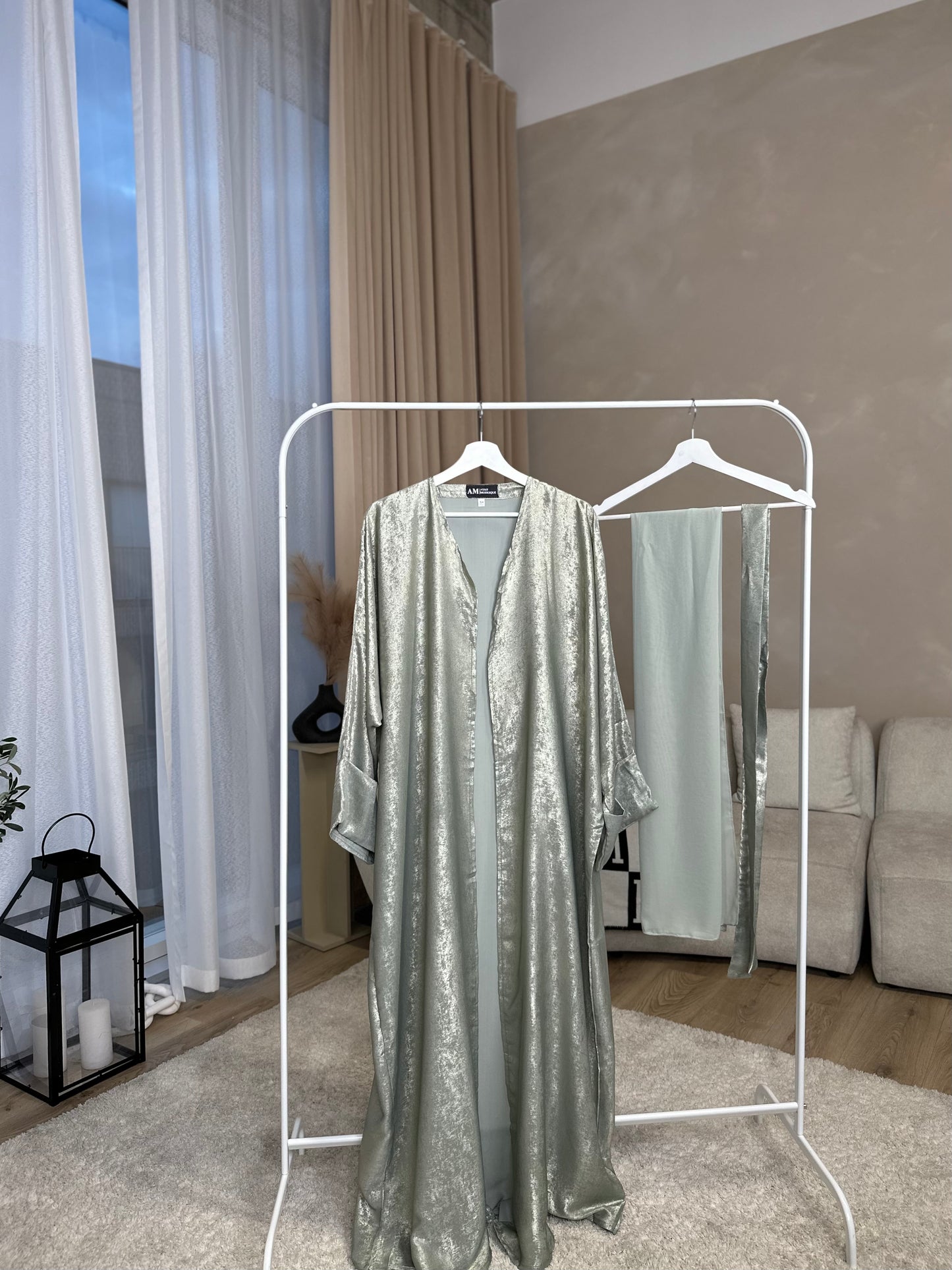 Eliza - oversized crushed velvet abaya (Mint)