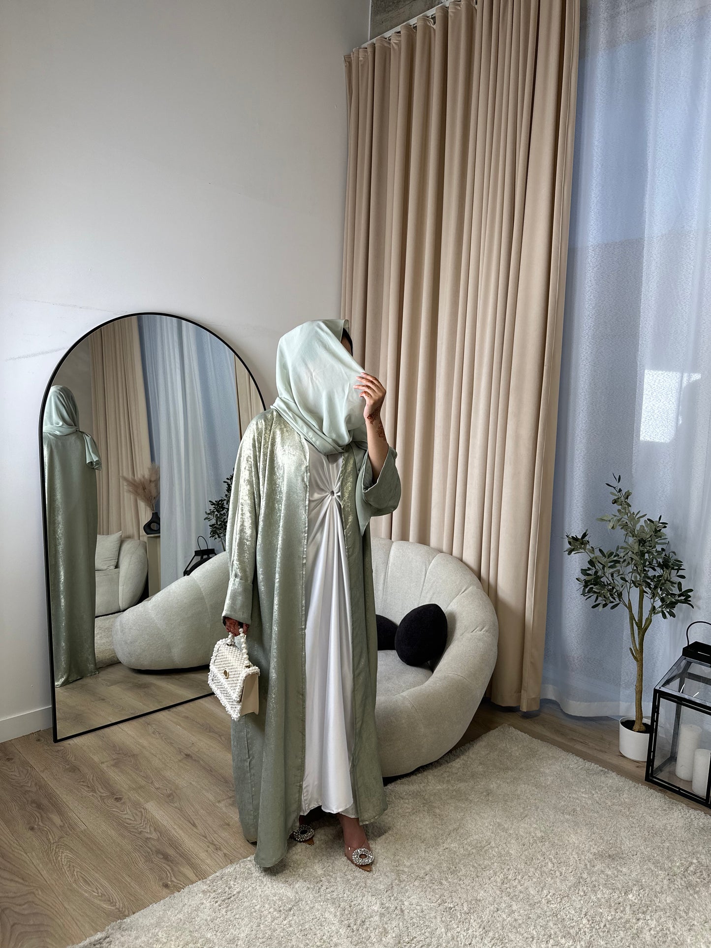 Eliza - oversized crushed velvet abaya (Mint)